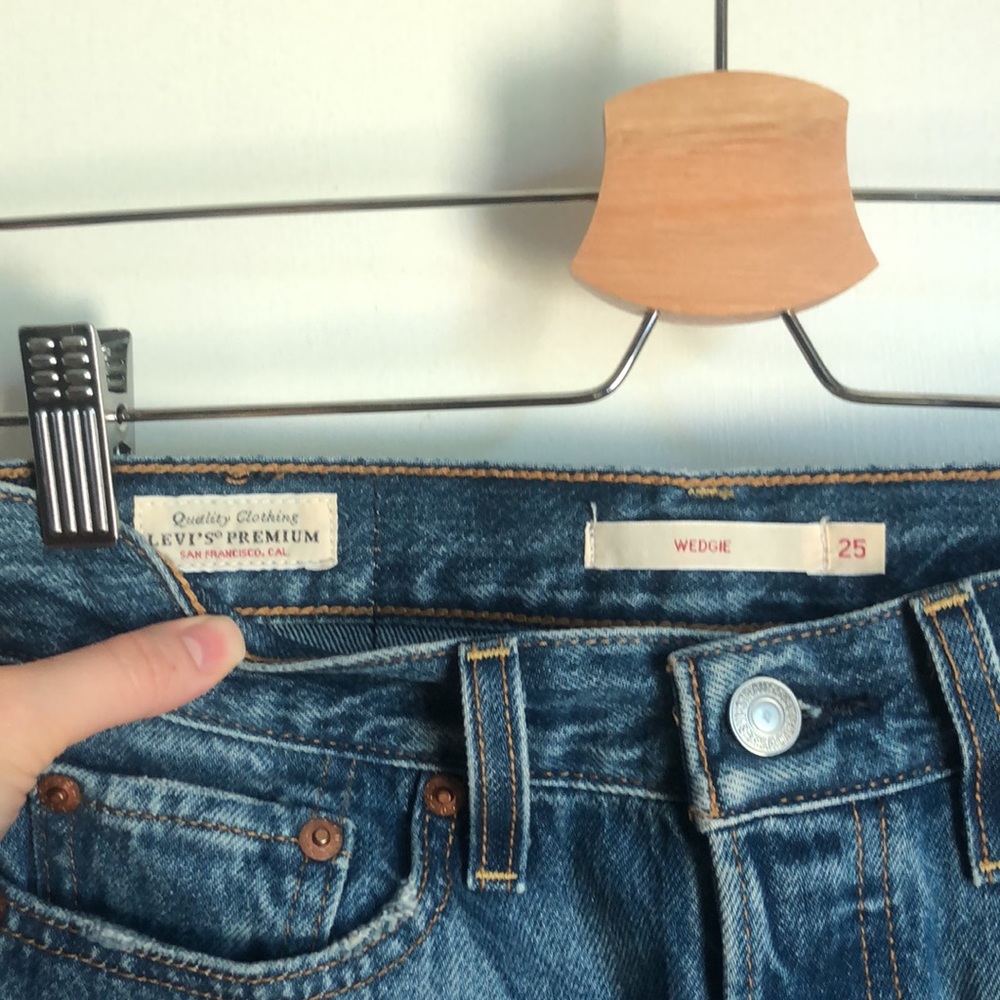 Levi’s Wedgie 25 - Picture 2 of 4